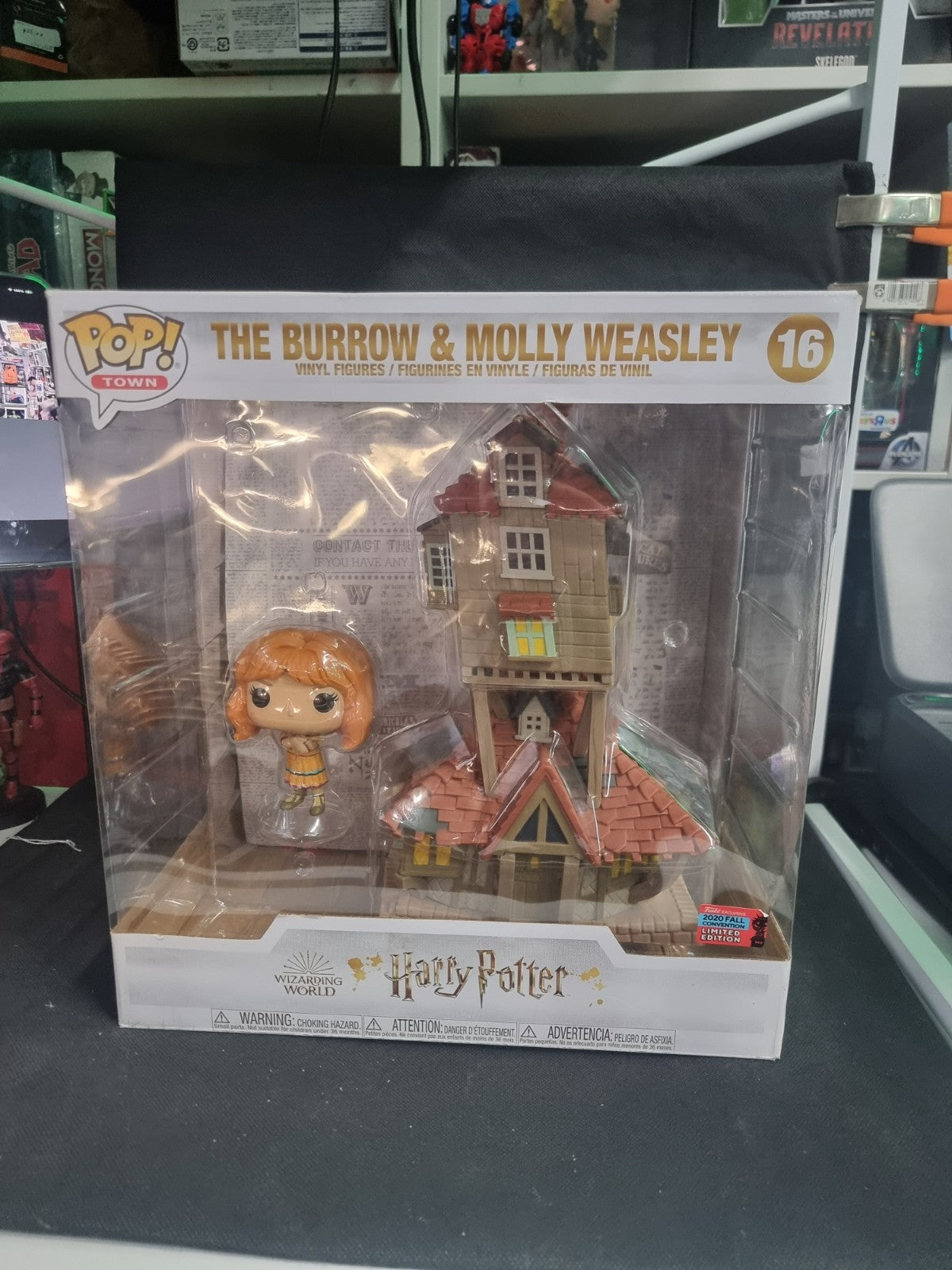 Funko Pop! Town The Burrow & Molly Weasley #16 NYCC 2020 Exclusive Harry Potter