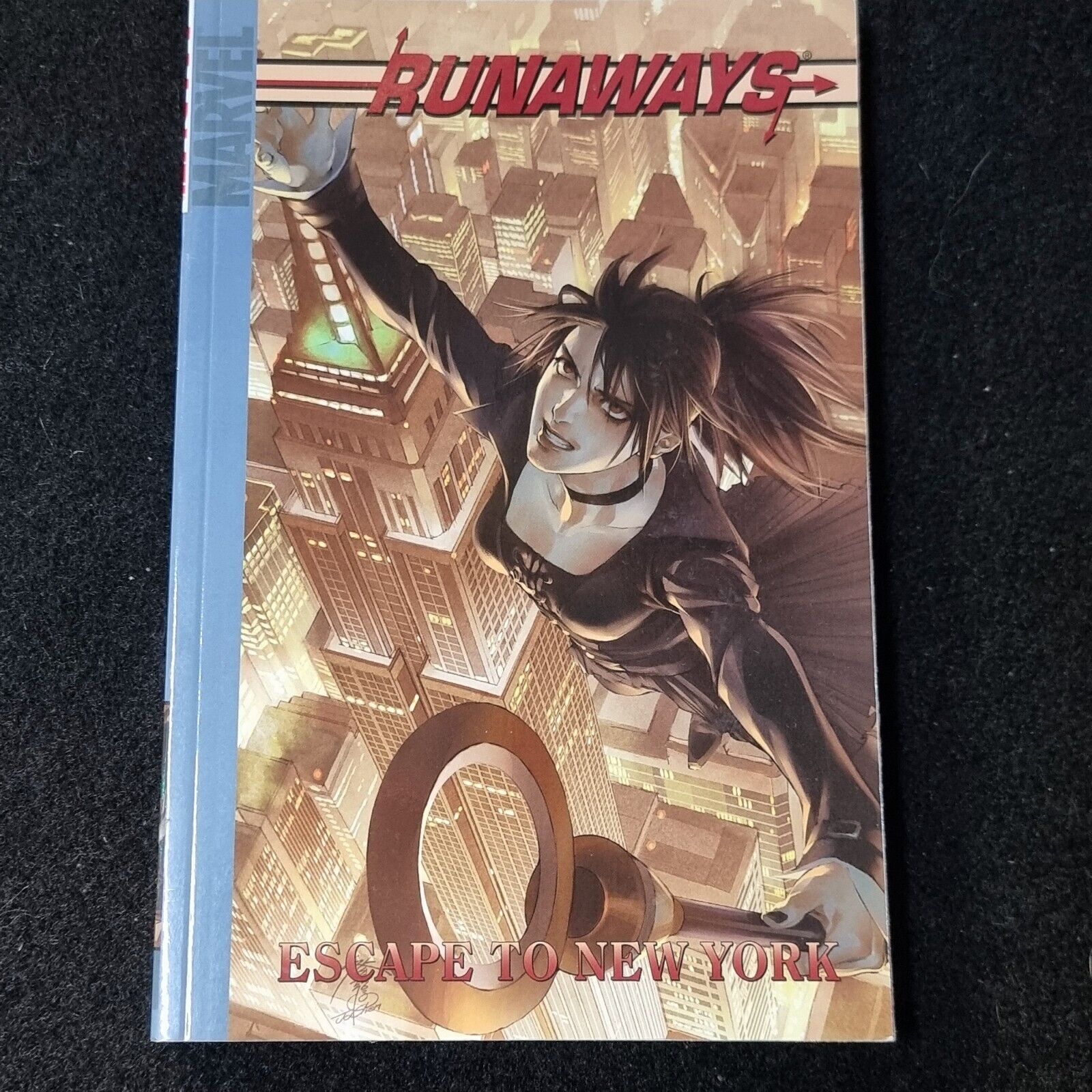 RUNAWAYS Escape to New York 1st Print Paperback