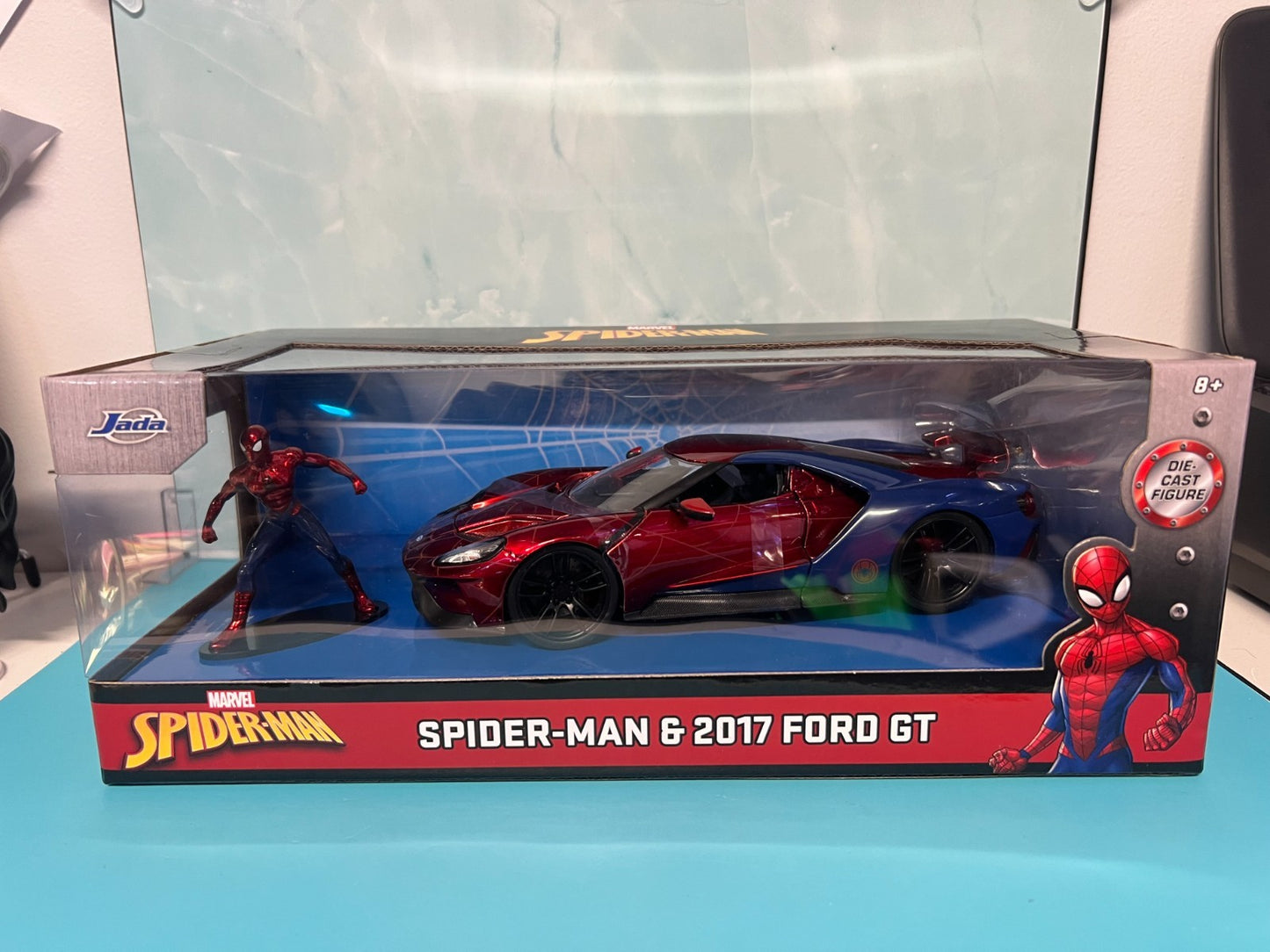 JADA 1:24 Spider Man w/ 2017 Ford GT -- Marvel The Avengers