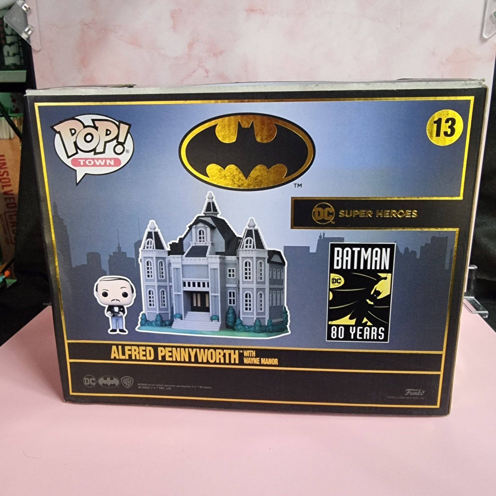 Funko Pop! Town: DC Universe - Alfred Pennyworth with Wayne Manor #13