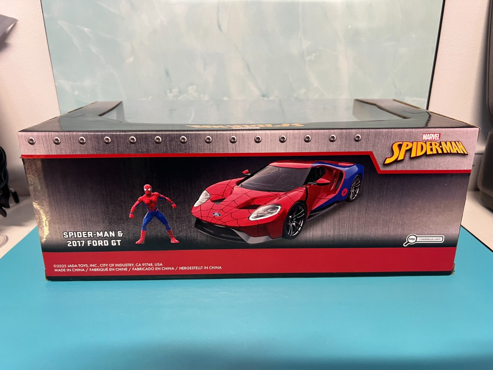 JADA 1:24 Spider Man w/ 2017 Ford GT -- Marvel The Avengers