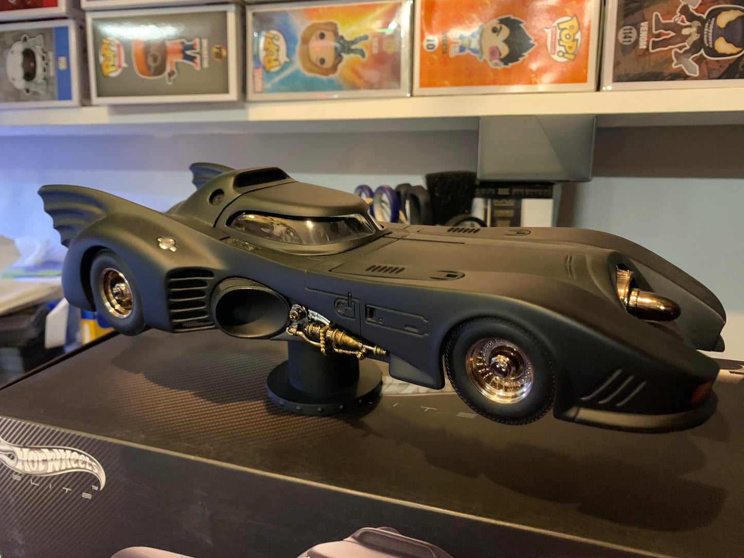 Hot Wheels Elite Batman Returns Batmobile (1:18 Scale)