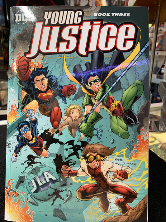 DC comic graphic novel young Justice no3