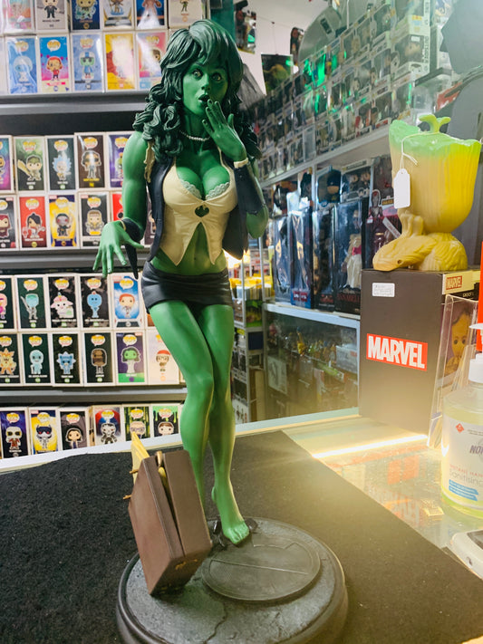 She Hulk comiquette sideshow Limited number of 750 in great condition 2009 model