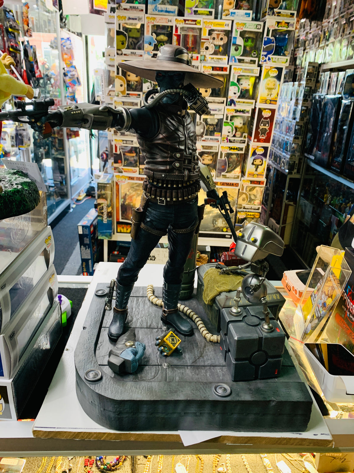 Cad Bane collectors statue huge item extremely heavy suggest pick with box LIMITED 69/100