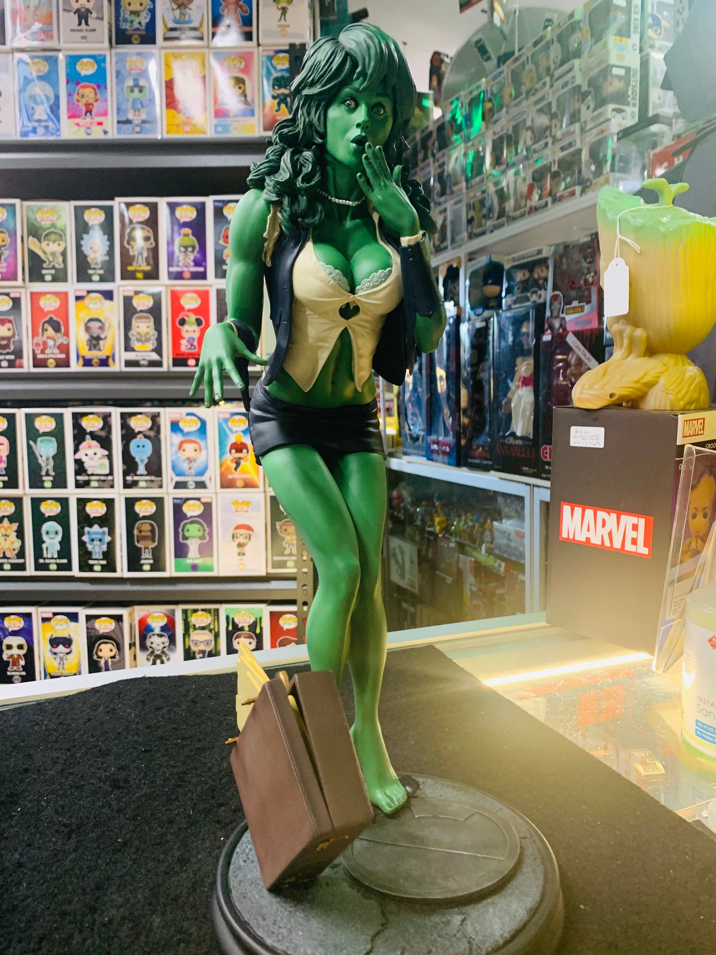 She Hulk comiquette sideshow Limited number of 750 in great condition 2009 model