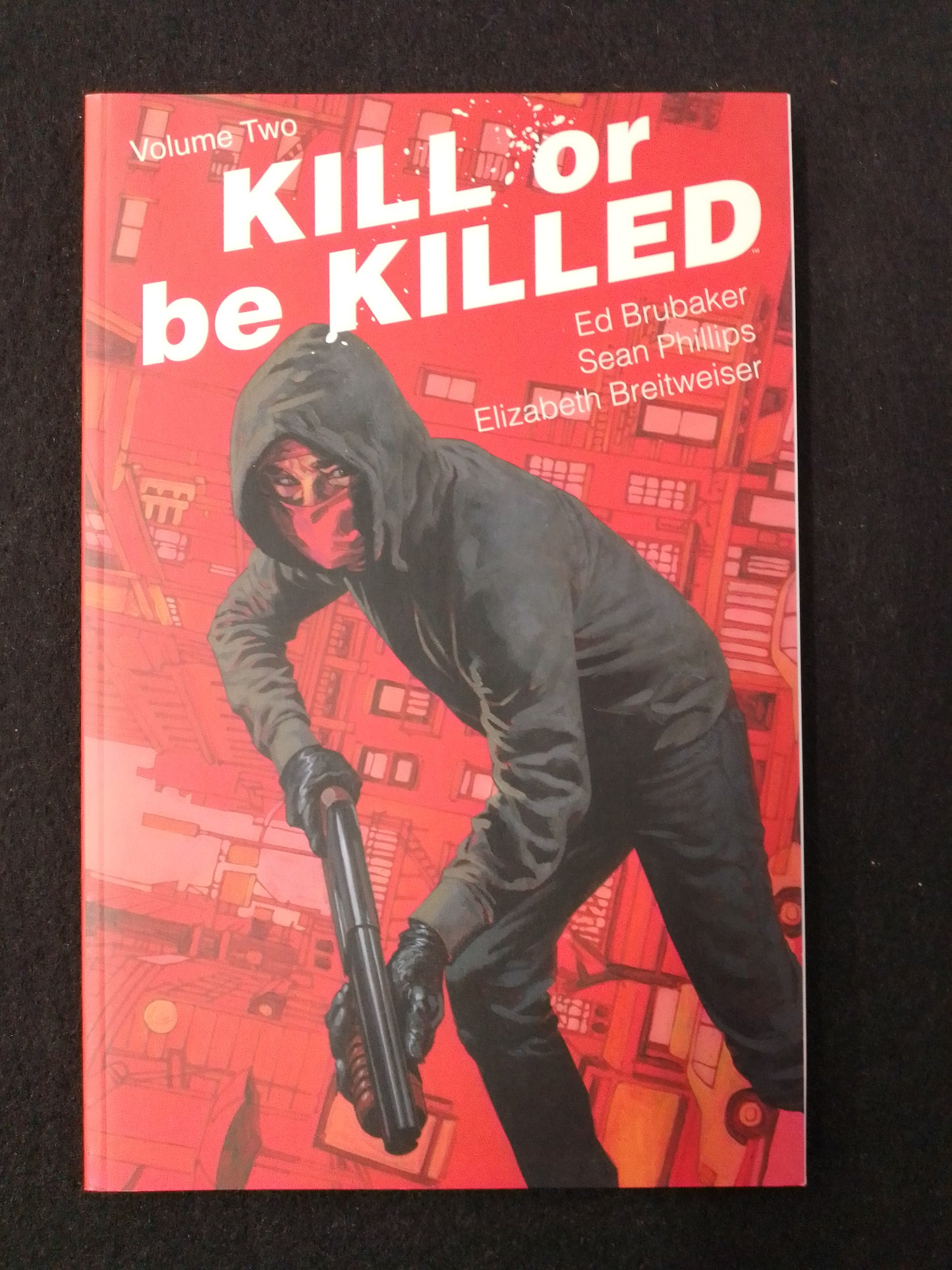 Kill or be Killed Volume 2 by Ed Brubaker (English) Paperback Book - N06445