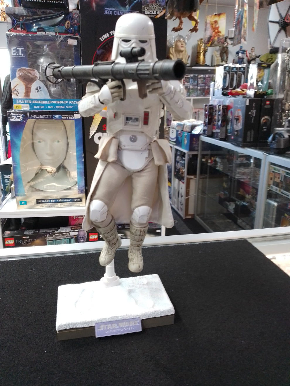 Hot Toys Star Wars 1/6th Scale Snowtrooper Figurine - N06843 – Captain ...
