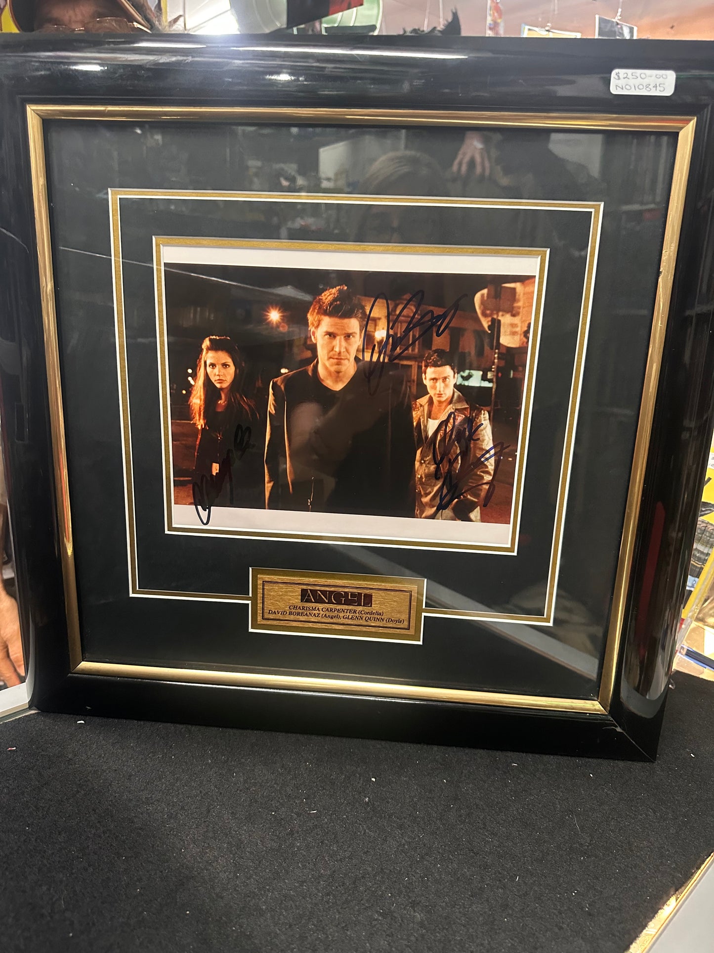 BUFFY THE VAMPIRE SLAYER ANGEL AUTOGRAPHED FRAMED PICTURE WITH C.O.A