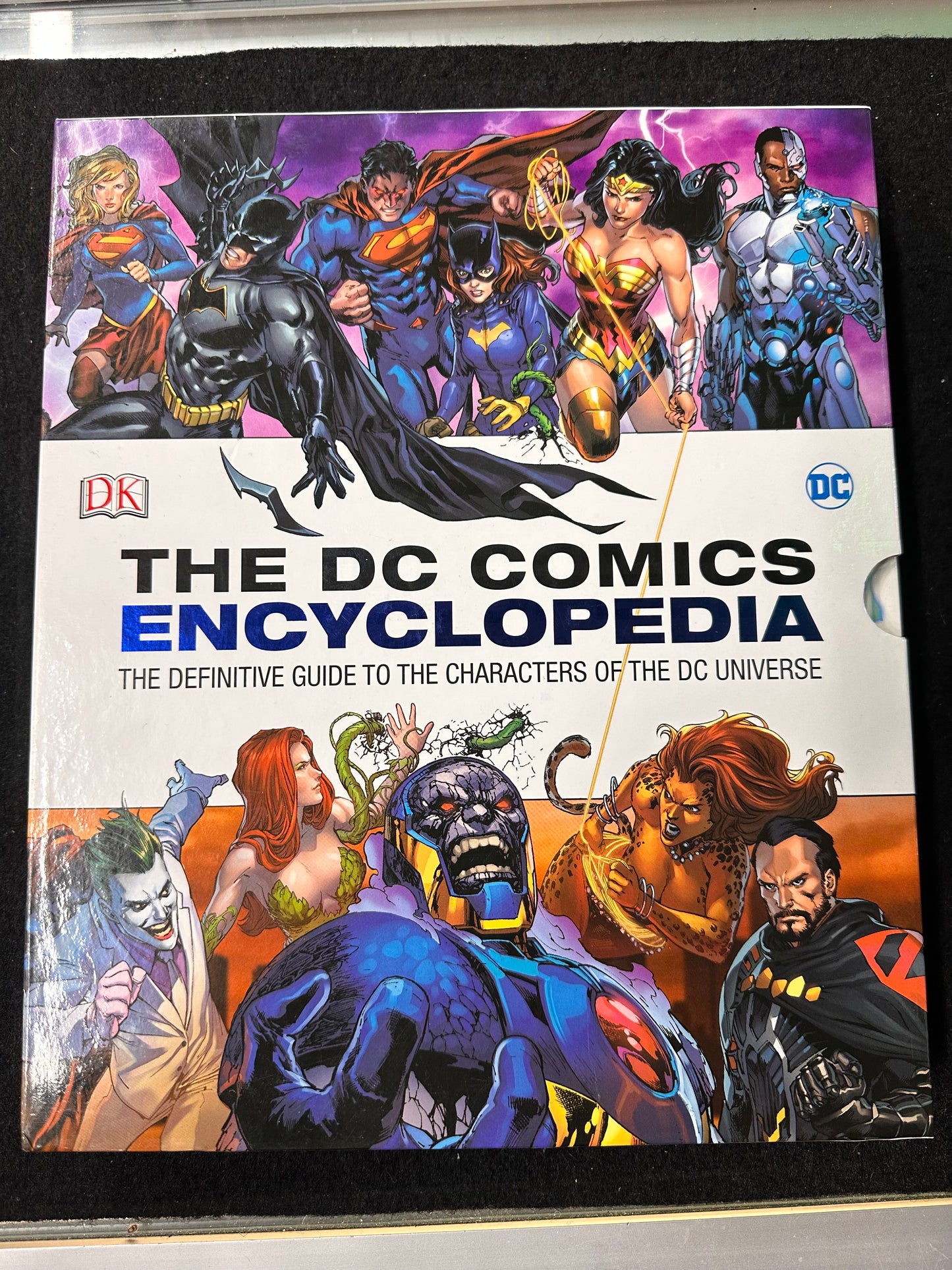 THE DC COMIC ENCYCLOPAEDIA THE DEFINITIVE GUIDE TO THE CHARACTERS OF THE DC UNIVERSE