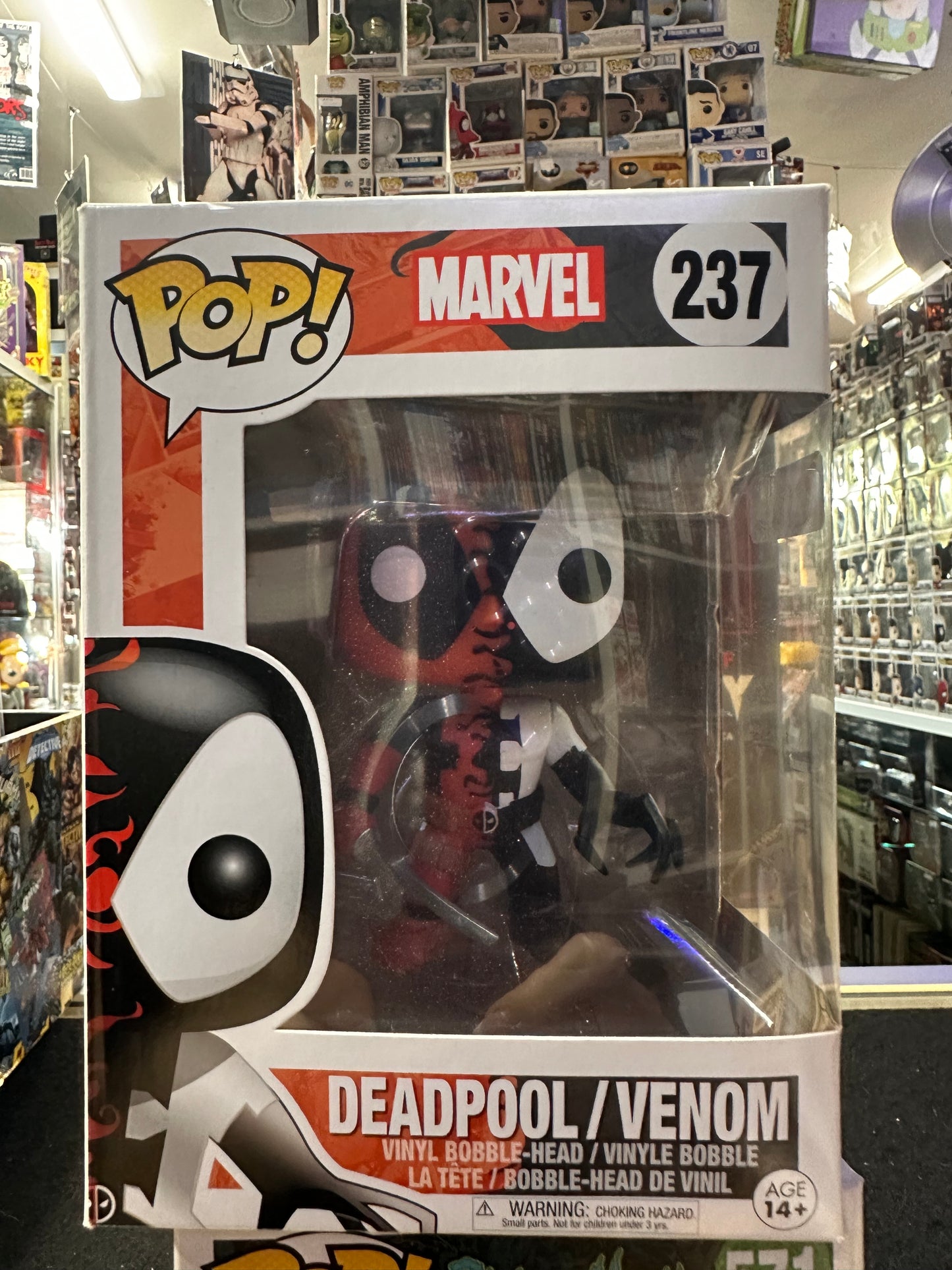 FUNKO POP MARVEL DEADPOOL/VENOM #237