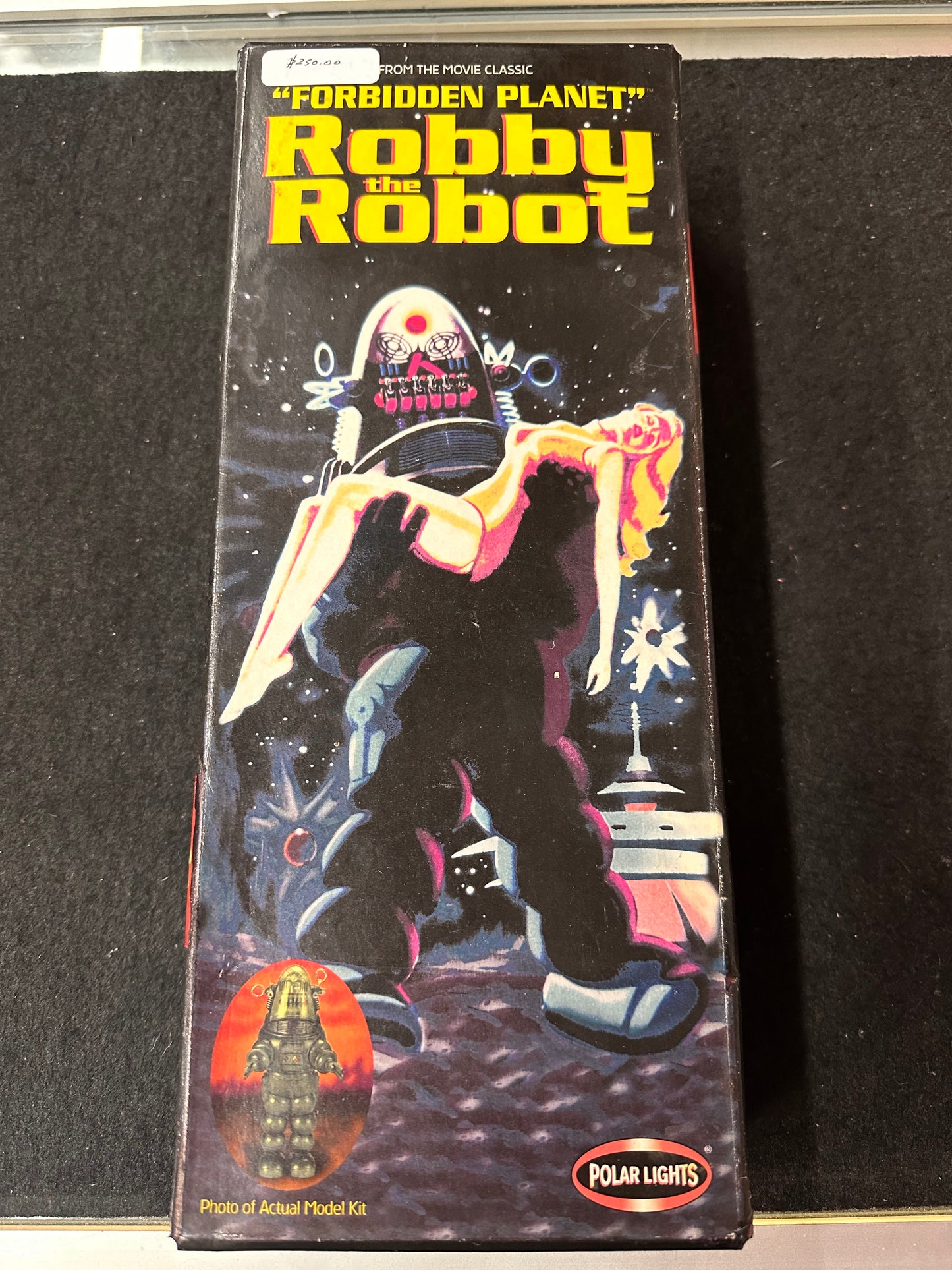 FORBIDDEN PLANET ROBBY THE ROBOT ASSEMBLY KIT