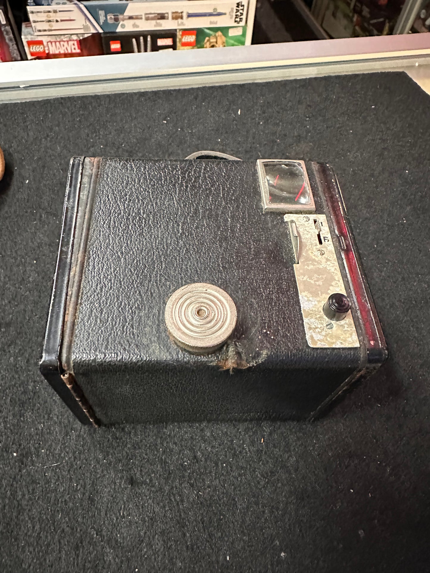 VINTAGE KODAK BROWNIE BOX CAMERA WITH CASE