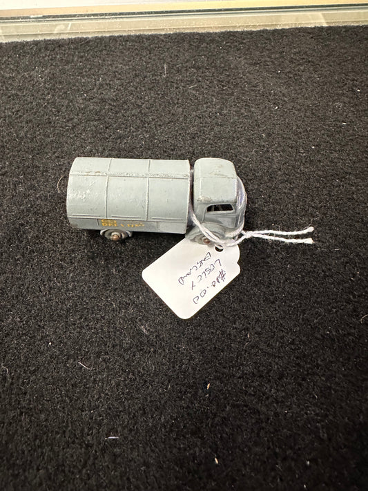 LESLEY ENGLAND DIECAST TRUCK (GREY)