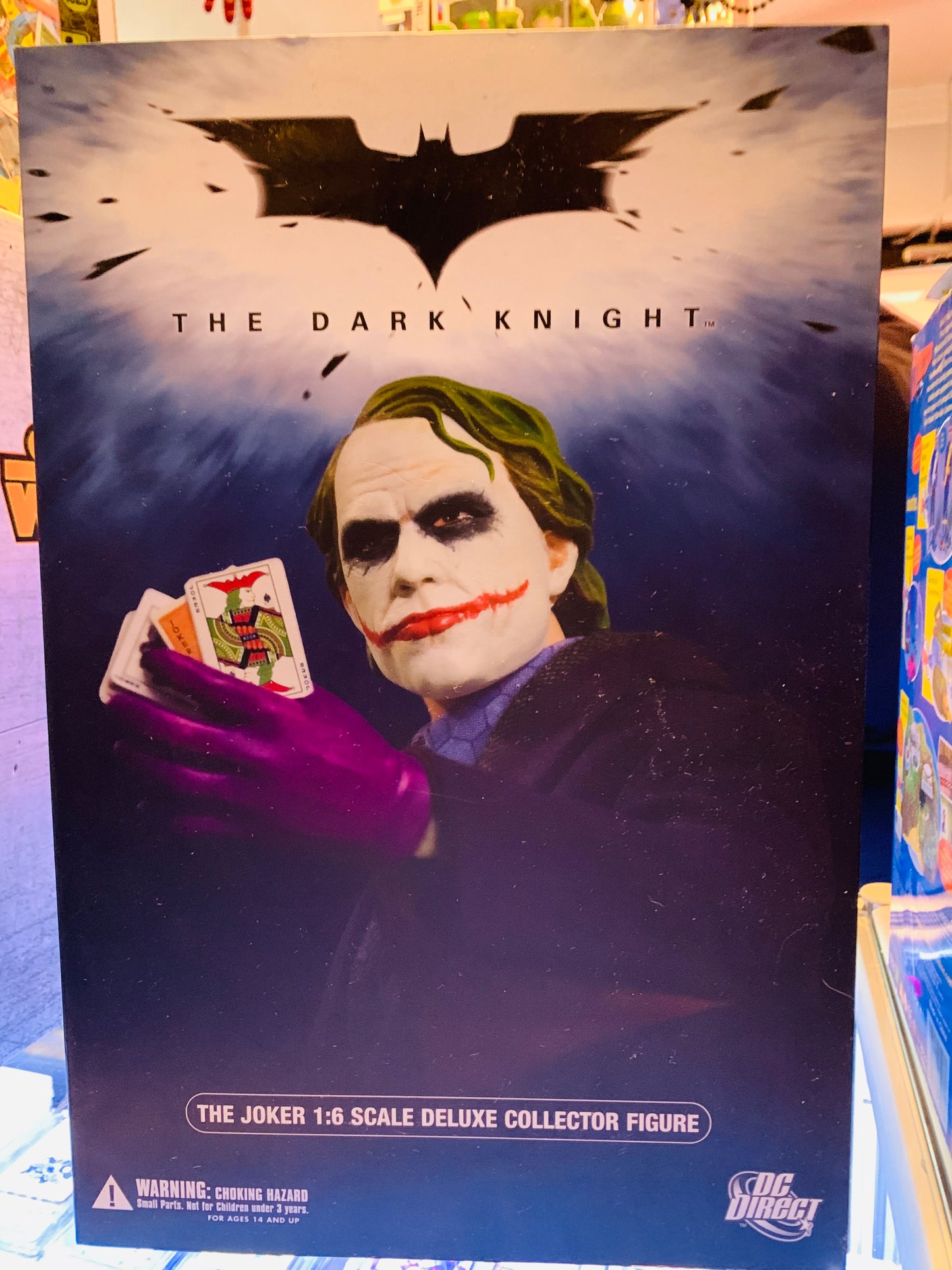 THE DARK KNIGHT THE JOKER 1:6 SCALE DELUXE COLLECTOR FIGURE