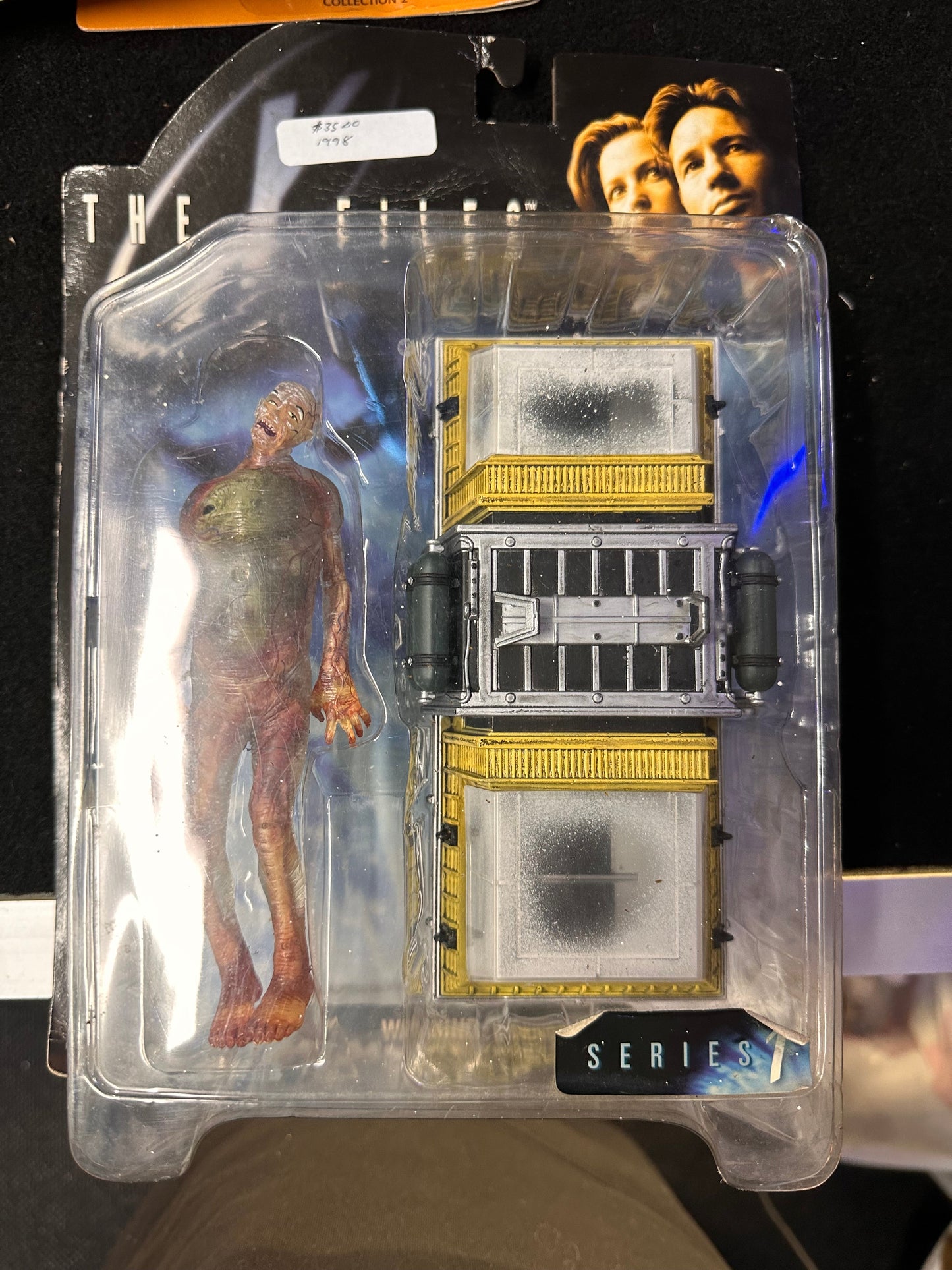 THE X FILES SERIES 1 FIREMAN FIGHT THE FUTURE