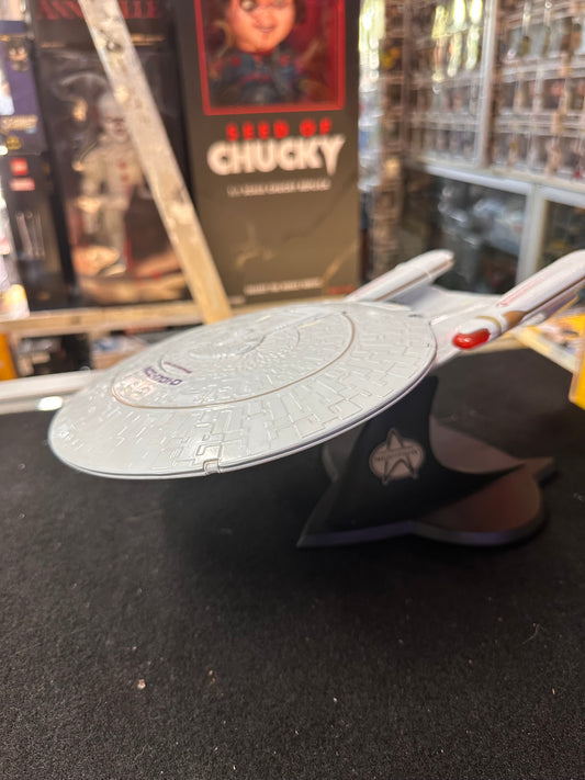 STAR TREK USS ENTERPRISE NCC-1701-D DIECAST METAL