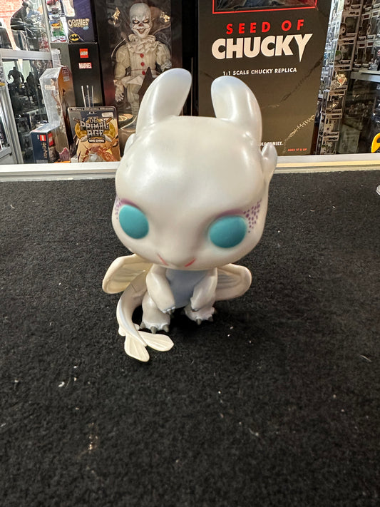 FUNKO POP HOW TO TRAIN YOR DRAGON LIGHT FURY #687 (NO BOX)