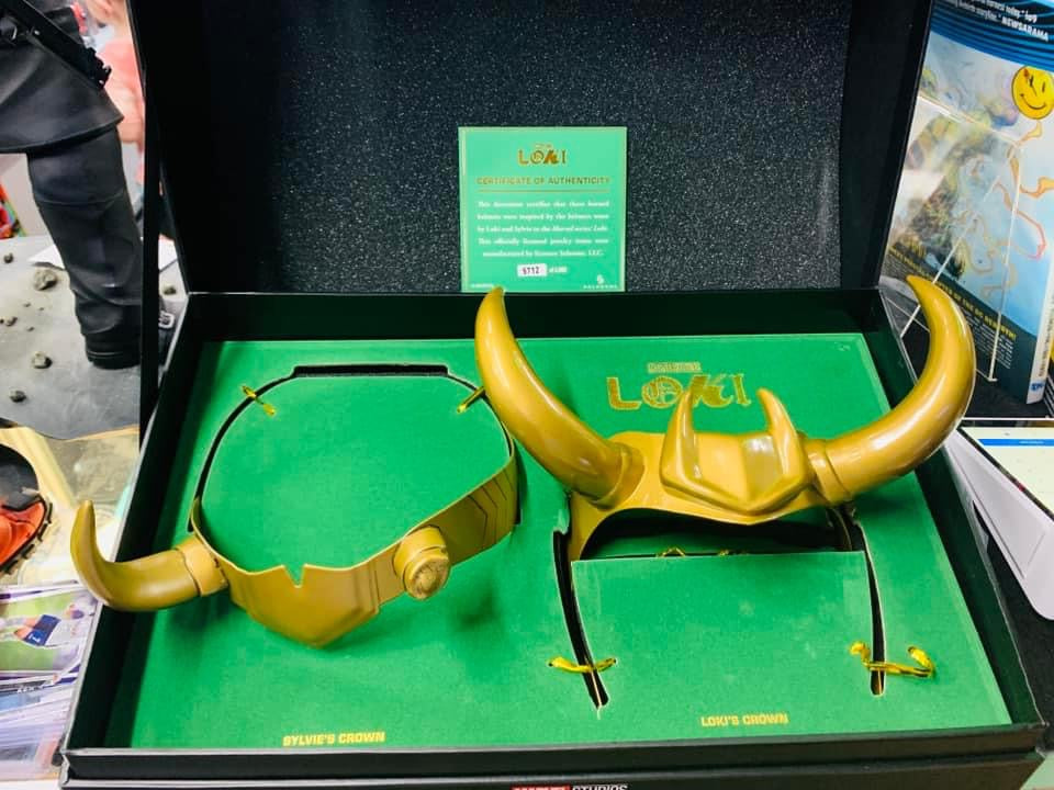 MARVEL LOKI HORNED HELMET SET ONLY AT MARVEL LICENSE 5712 OF 6000