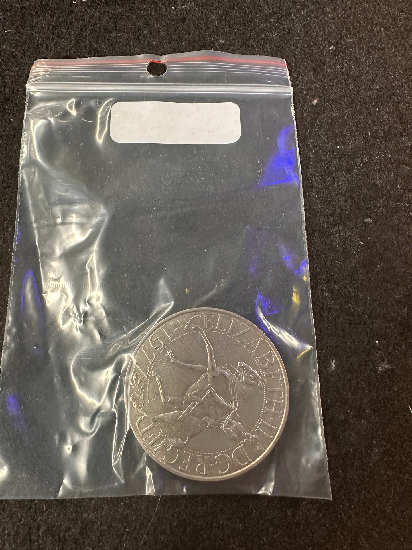 QUEEN ELIZABETH II SILVER JUBILEE 1977 COMMEMORATIVE COIN