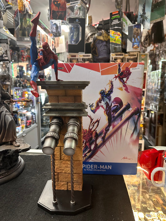 SPIDER-MAN IRON STUDIOS STATUE