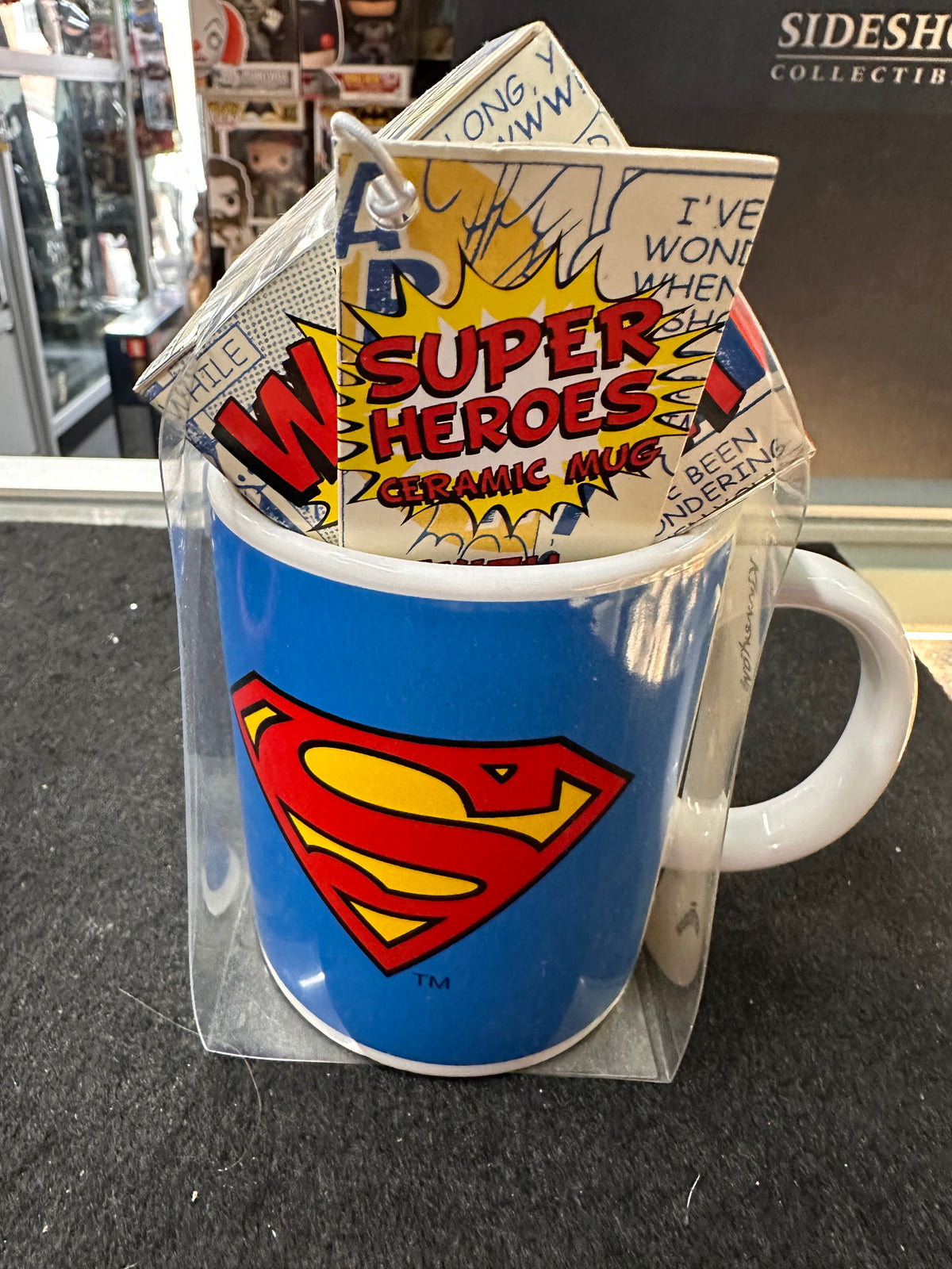SUPER HERO MUG WITH TOFFEES
