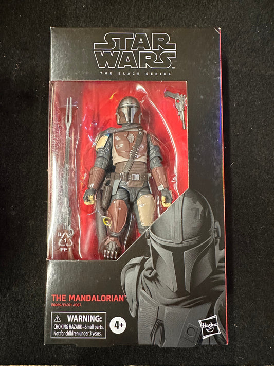 STAR WARS BLACK SERIES THE MANDALORIAN FIGURE