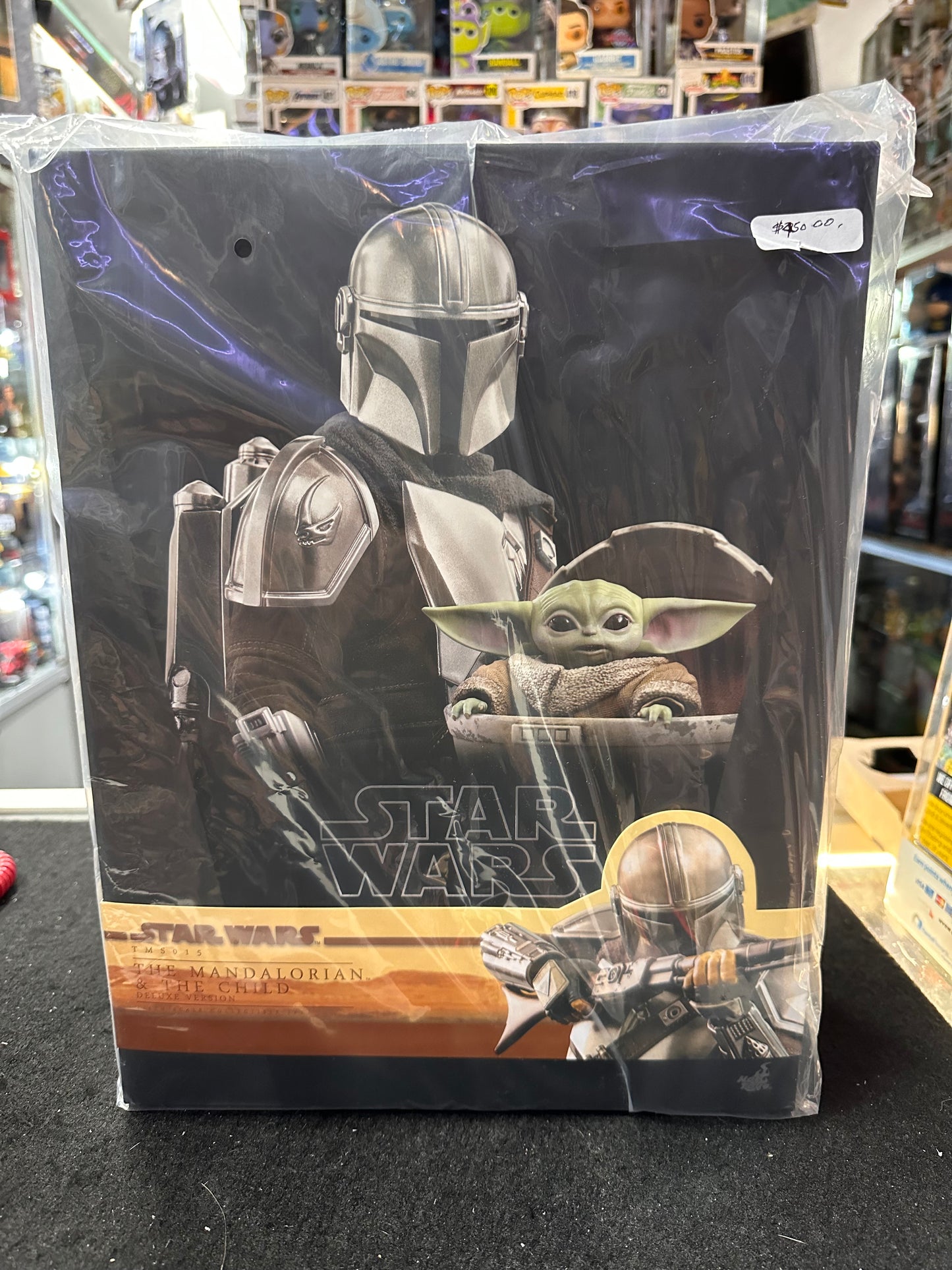 HOT TOYS THE MANDALORIAN AND THE CHILD