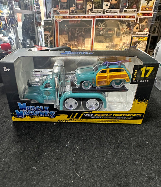 MUSCLE MACHINES 1:64 MUSCLE TRANSPORTS 1953 MACK B-61 FLATBED/ 1960 FORD WOODY