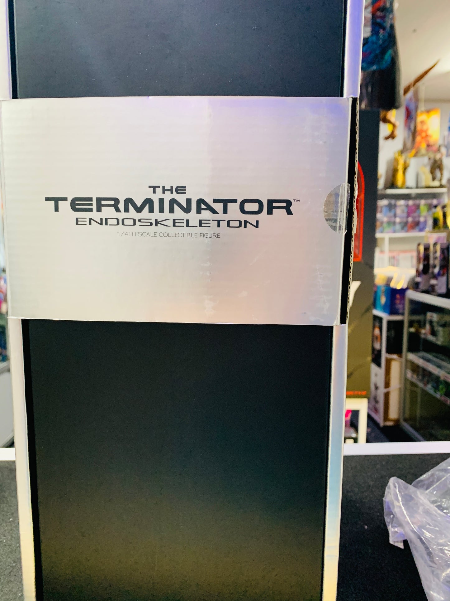 Terminator Endo skeleton hot toys sideshow have a few items to need repair subject to photos pick up only but still a masterpiece