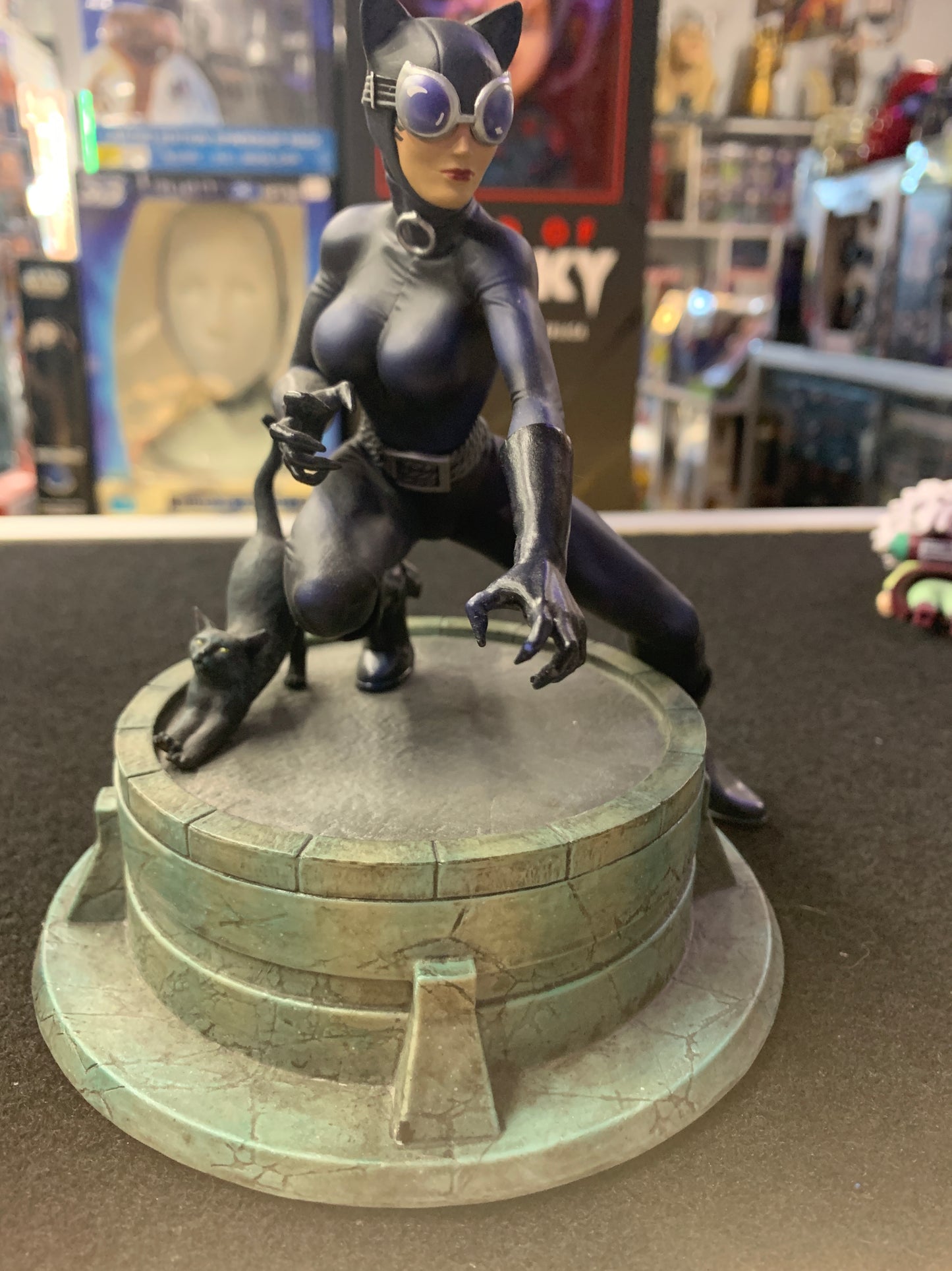 Cat woman by Jim Lee statue
