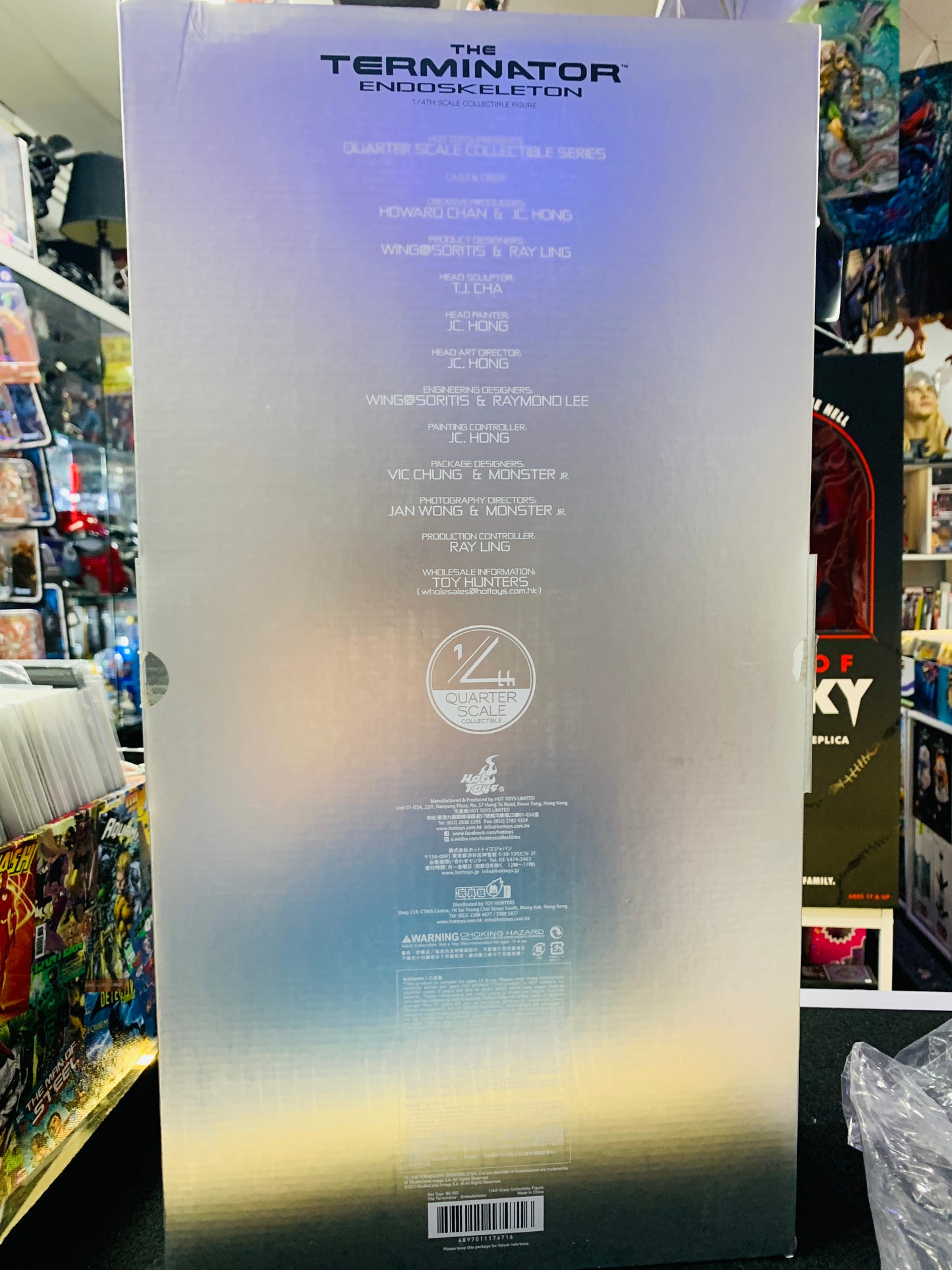 Terminator Endo skeleton hot toys sideshow have a few items to need repair subject to photos pick up only but still a masterpiece