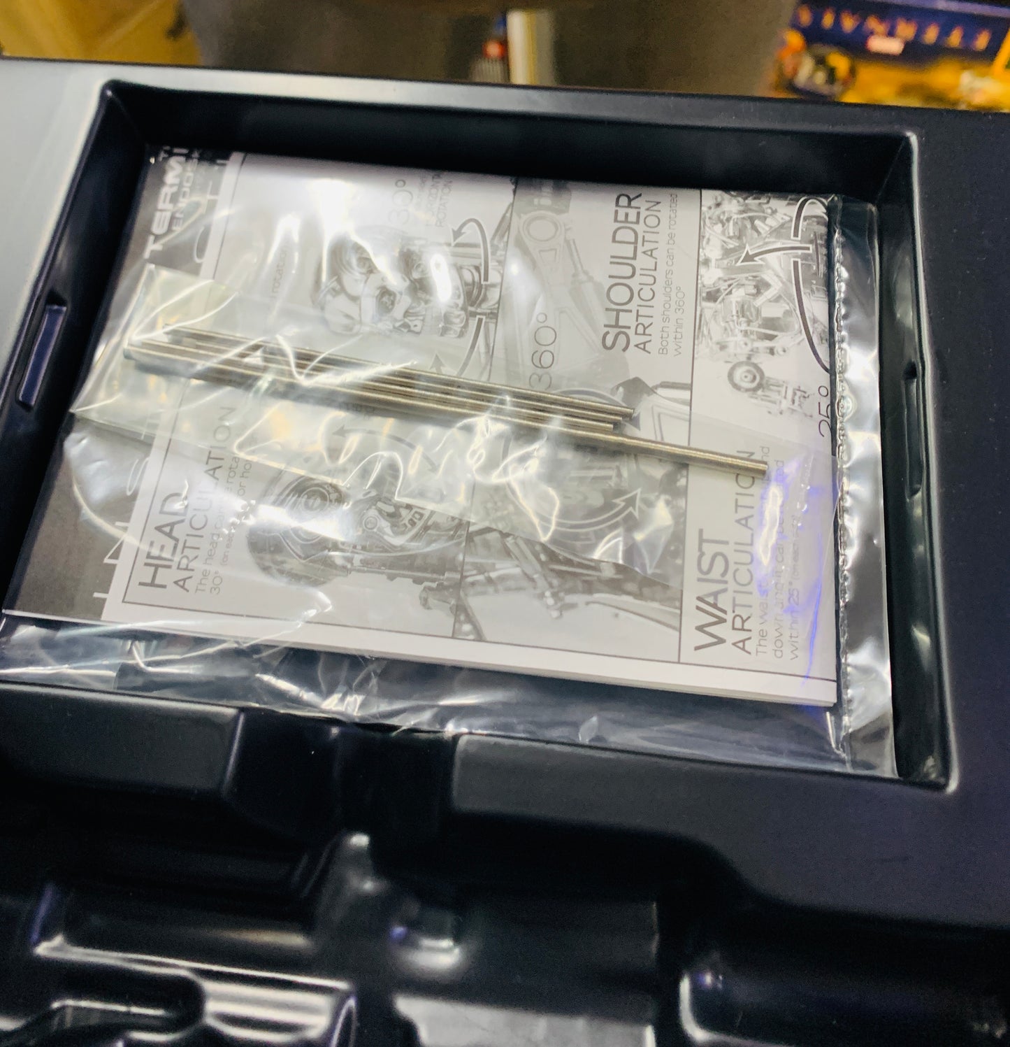 Terminator Endo skeleton hot toys sideshow have a few items to need repair subject to photos pick up only but still a masterpiece