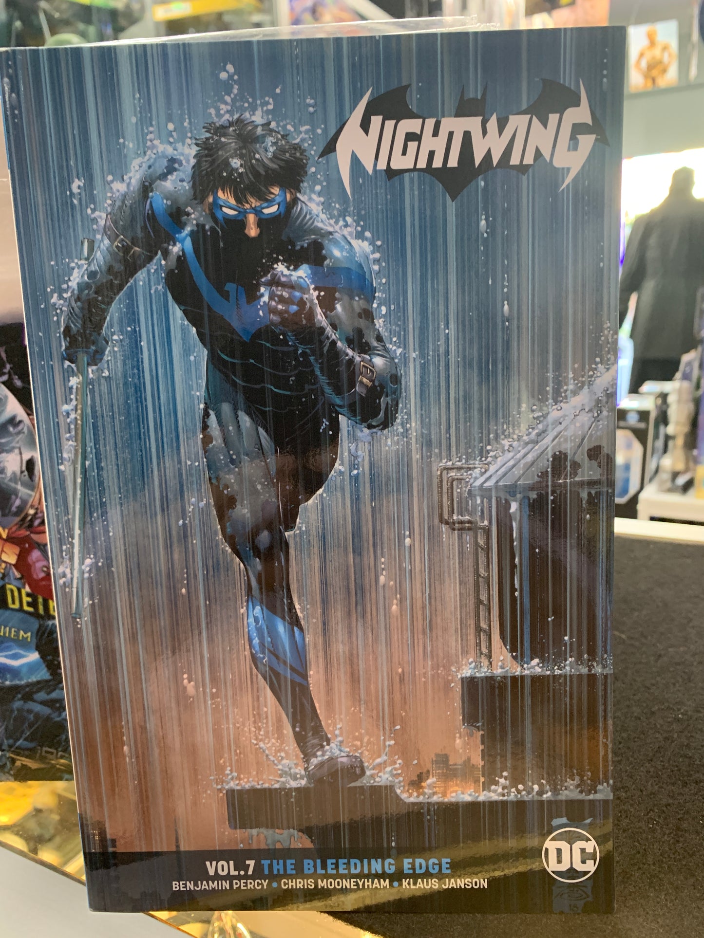Nightwing volume 7 the bleeding edge Benjamin Percy