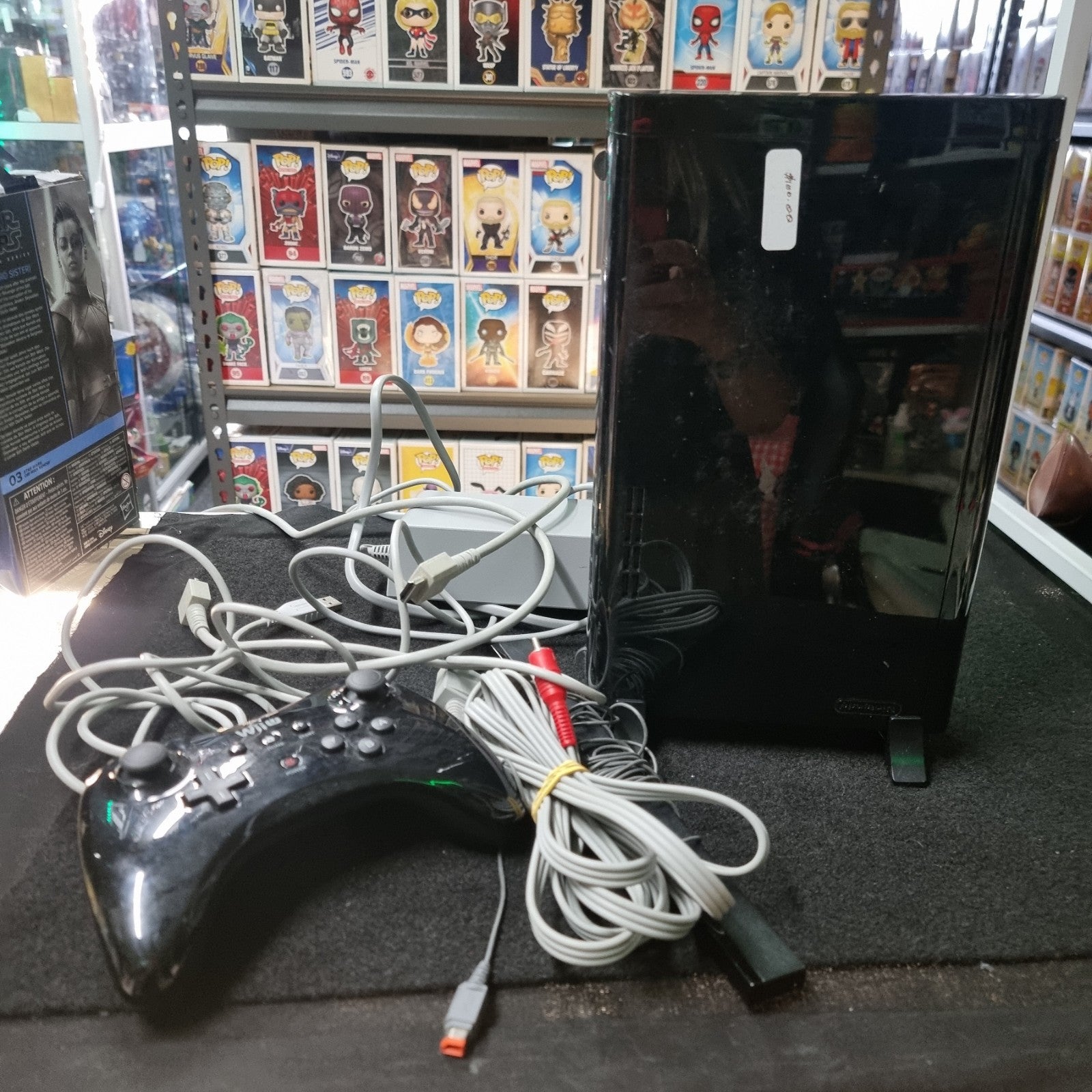 Nintendo Wii U Console + Remote WUP-101