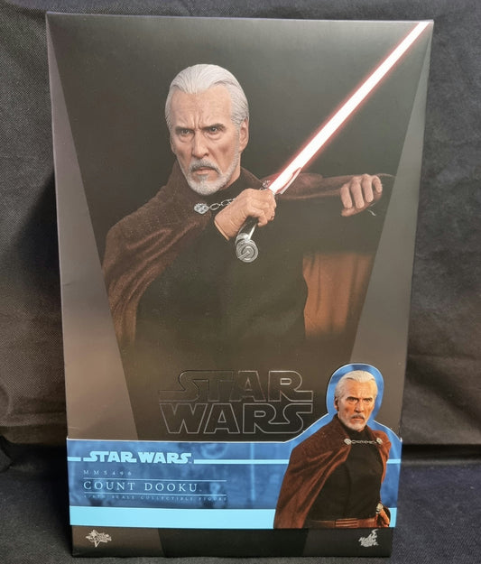 Hot Toys MMS496 Star Wars Episode II Attack of the Clones Count Dooku Figure