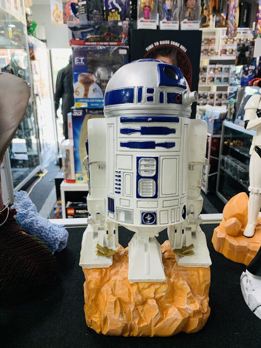 R2D2 Star Wars Garden Statue 42cm High N05245