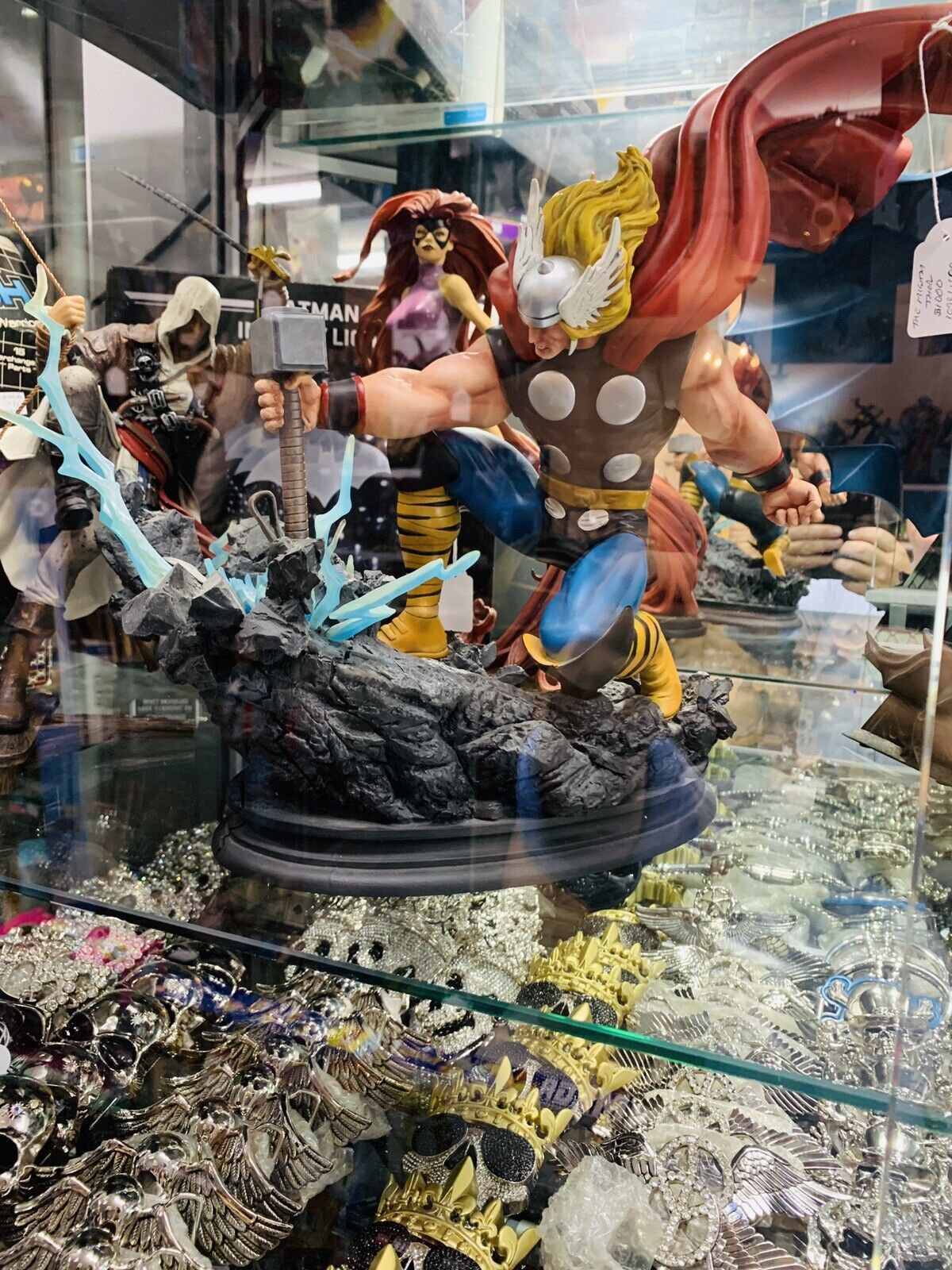 The Mighty Thor Strike Down Statue 1098/1500 Rare - N05432