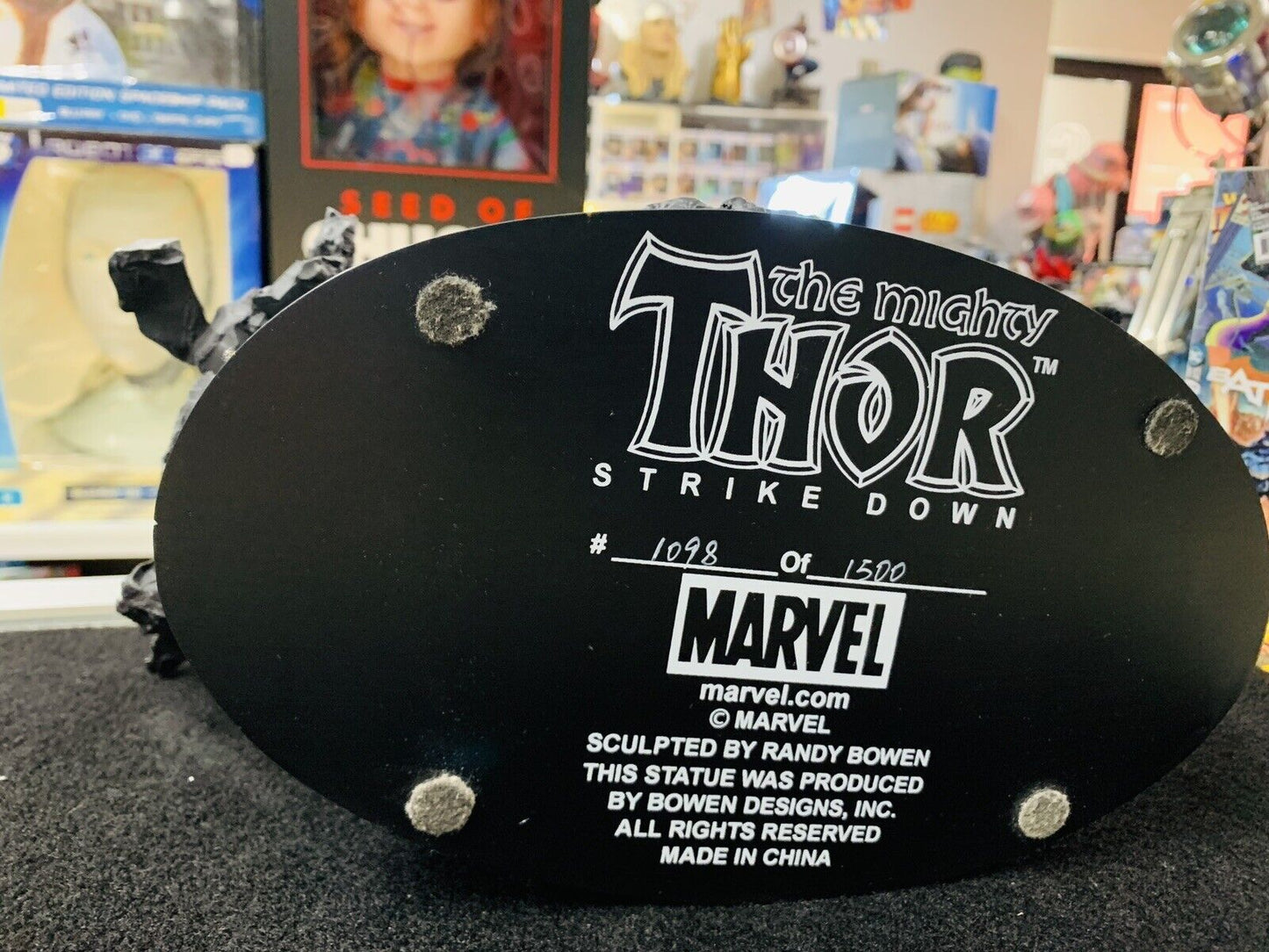 The Mighty Thor Strike Down Statue 1098/1500 Rare - N05432